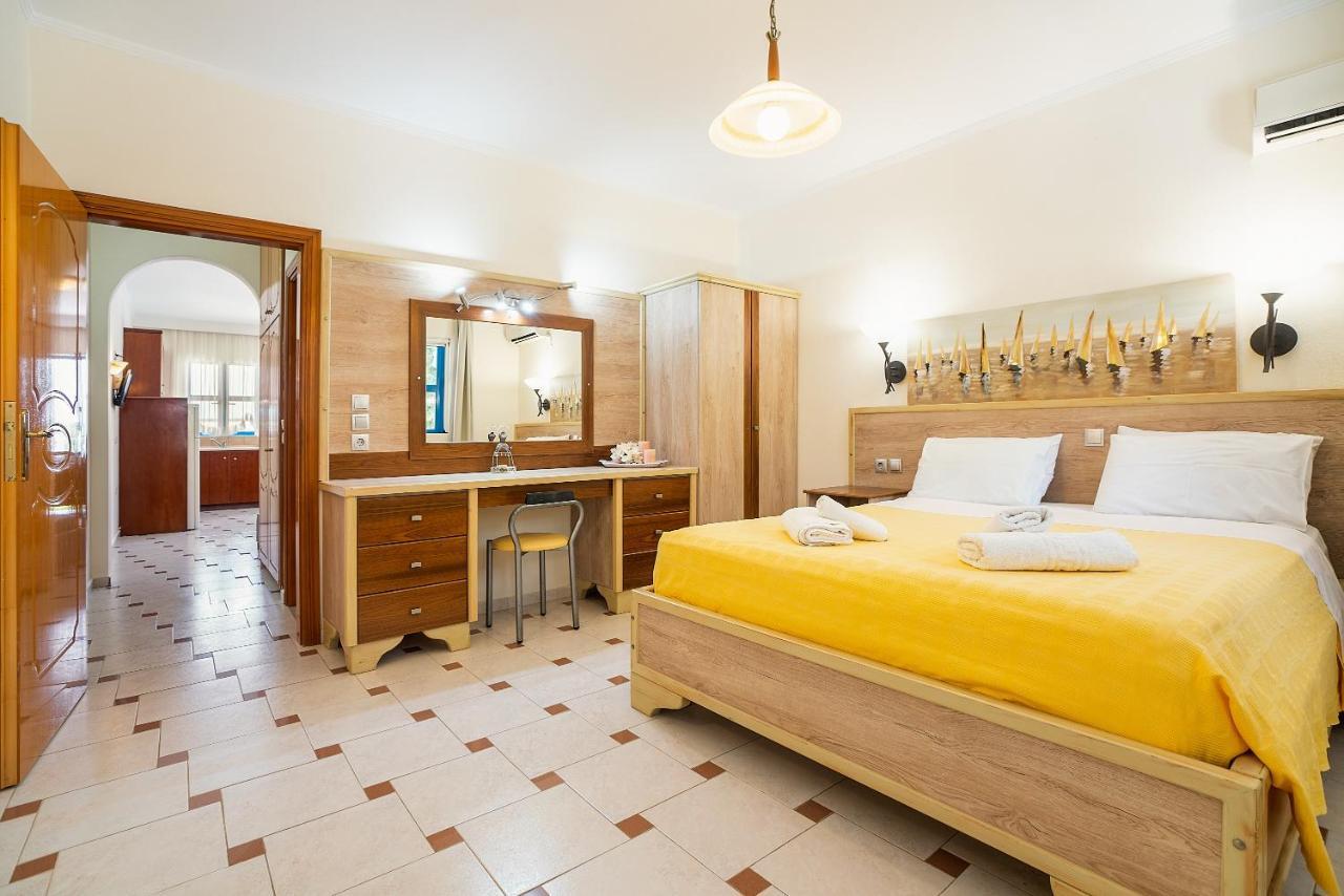 Livadia Beach Suite Bagian luar foto